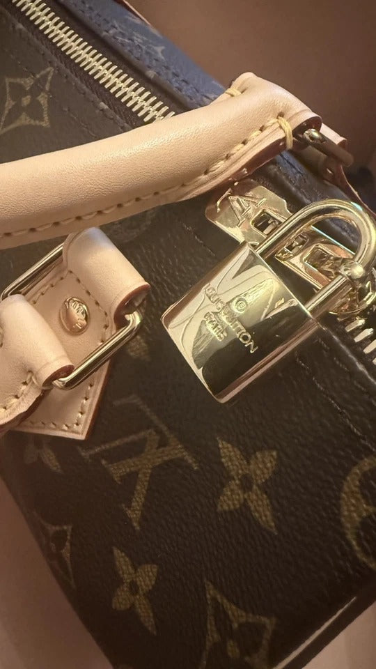 Louis Vuitton Speedy 25 AUTHENTIC