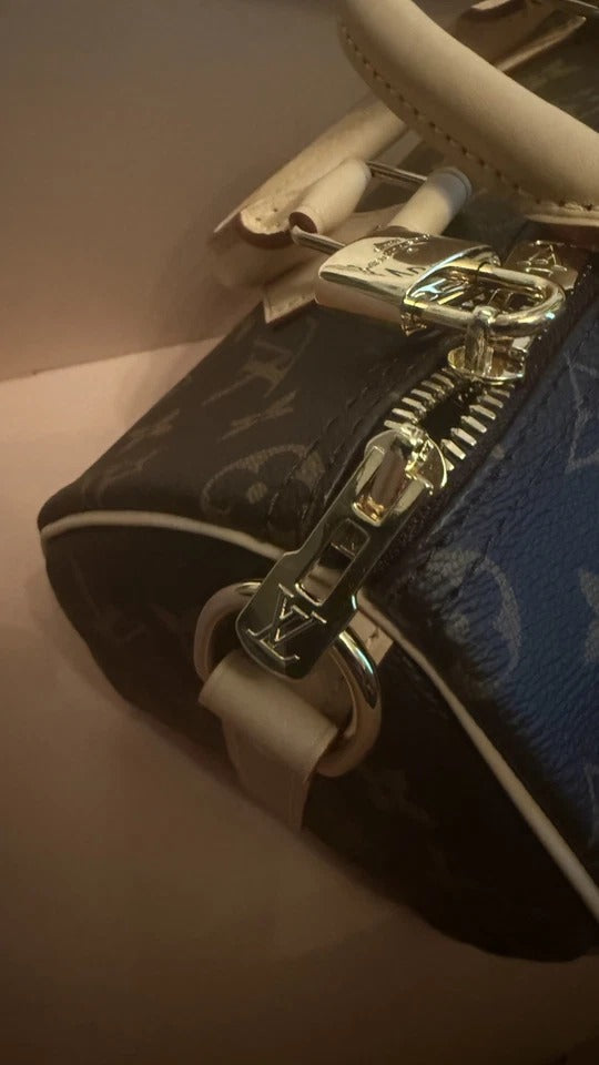 Louis Vuitton Speedy 25 AUTHENTIC